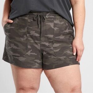 Athleta Camo Farallon Shorts Size 26 Stretchy Pull On Knit Active Workout Gym